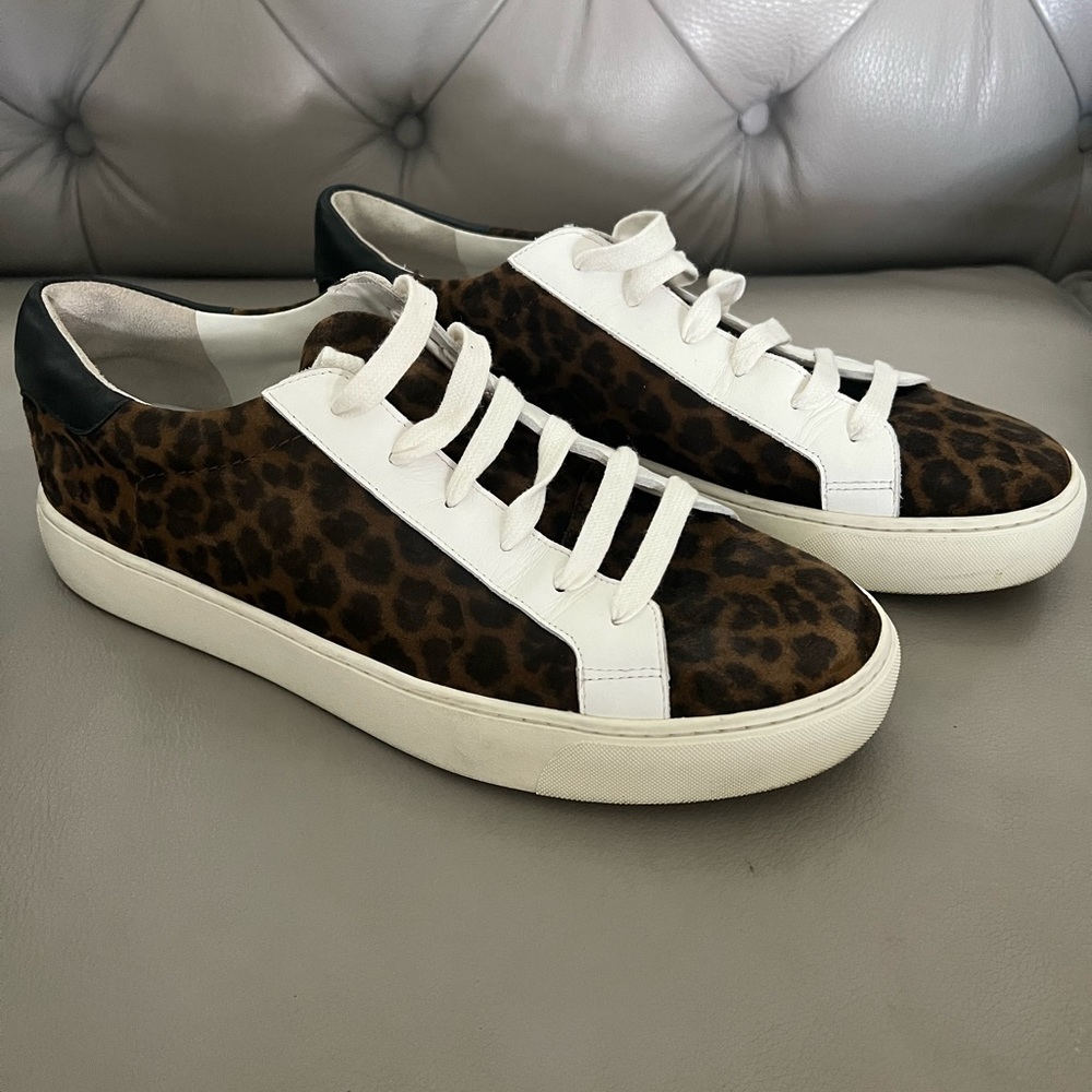 Chic Veronica Beard spotted sneakers SIZE 10
